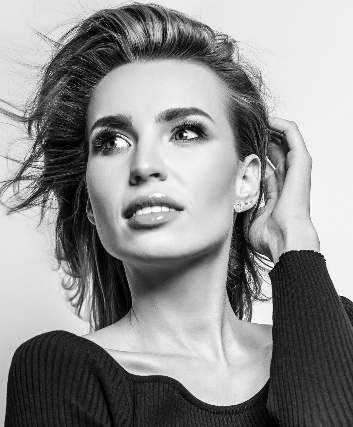 Houston Blepharoplasty model smiling